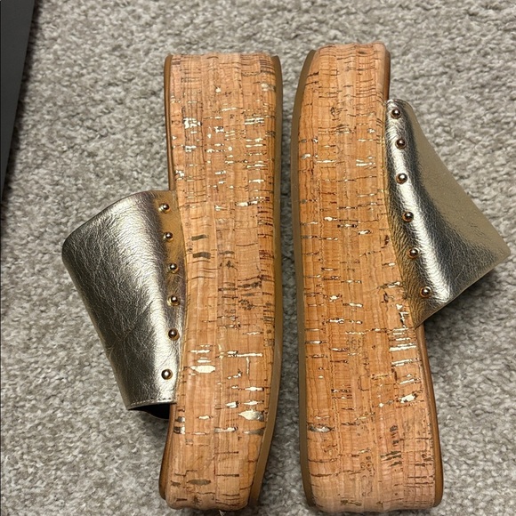 Kurt Geiger 'London Maci' Metallic Flatform Sandals with a cork platform sole - Picture 8 of 12